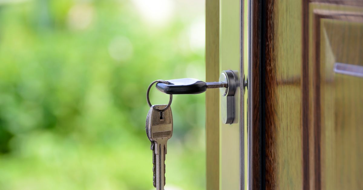 What Does an Emergency Locksmith Cost in Toronto After Hours? — Skyline Secure Toronto Locksmith