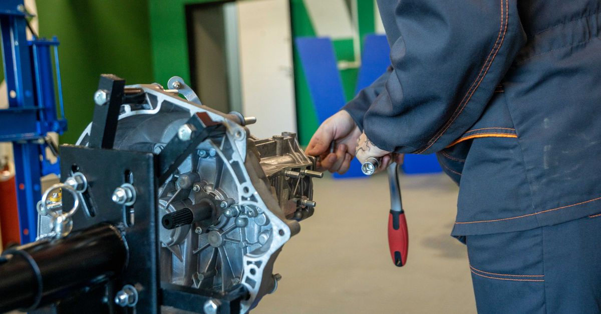 Skilled Technicians, Insured Work, and Service Built Around Toronto — Skyline Secure Toronto Locksmith