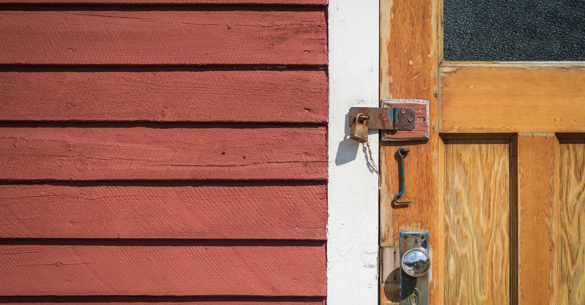Signs Your Door Knob Lock Replacement Cannot Wait — Skyline Secure Toronto Locksmith